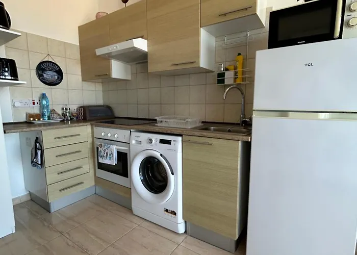 1 Pmp Adamia The Sea View アパート